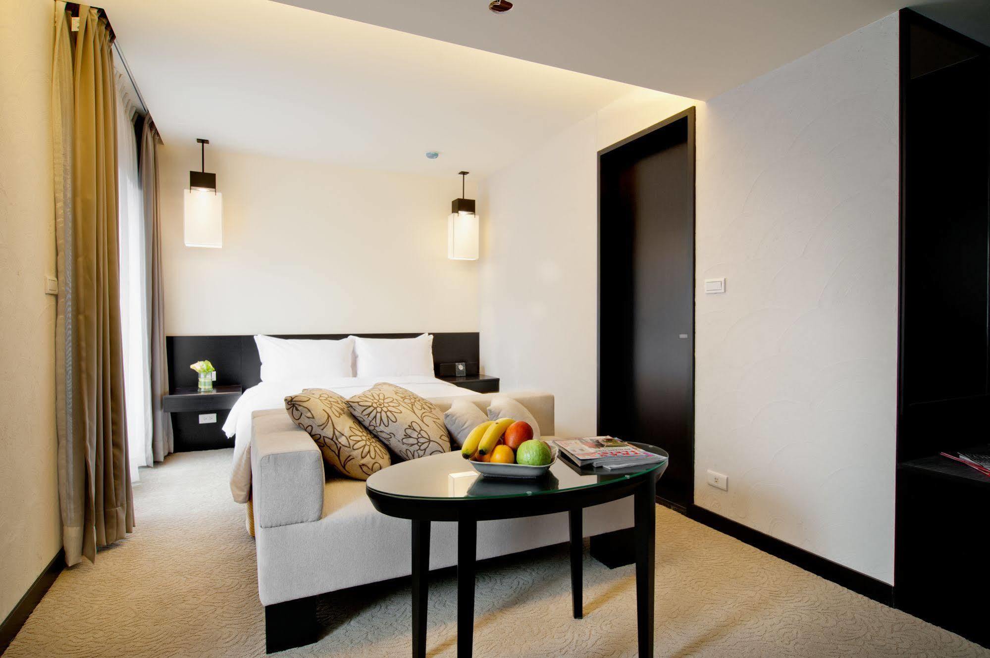 The Corner House Hotel Taipei Exterior photo